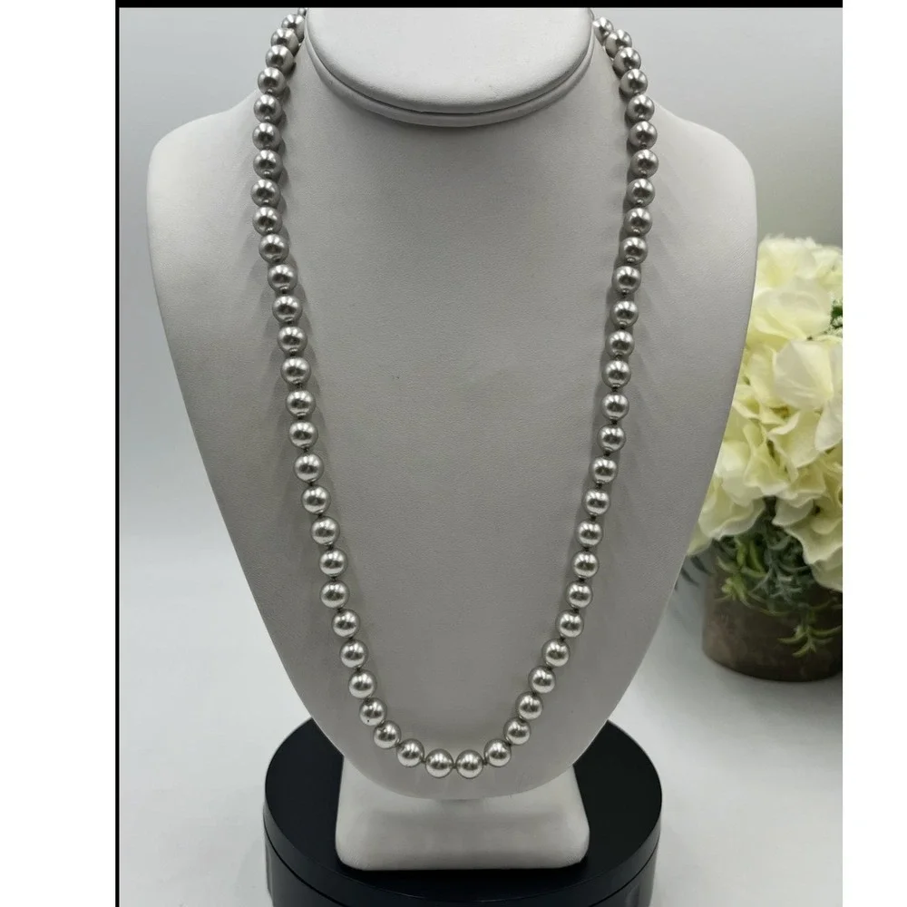 Marvella Vintage Light Gray Faux Glass Pearl Single Strand Classic‎ Necklace 23